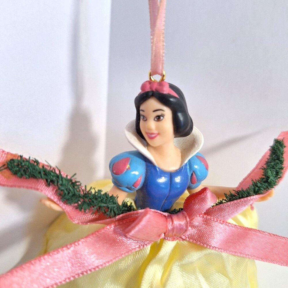 Enesco Snow White Christmas Ornament Vintage READ - Picture 2 of 13